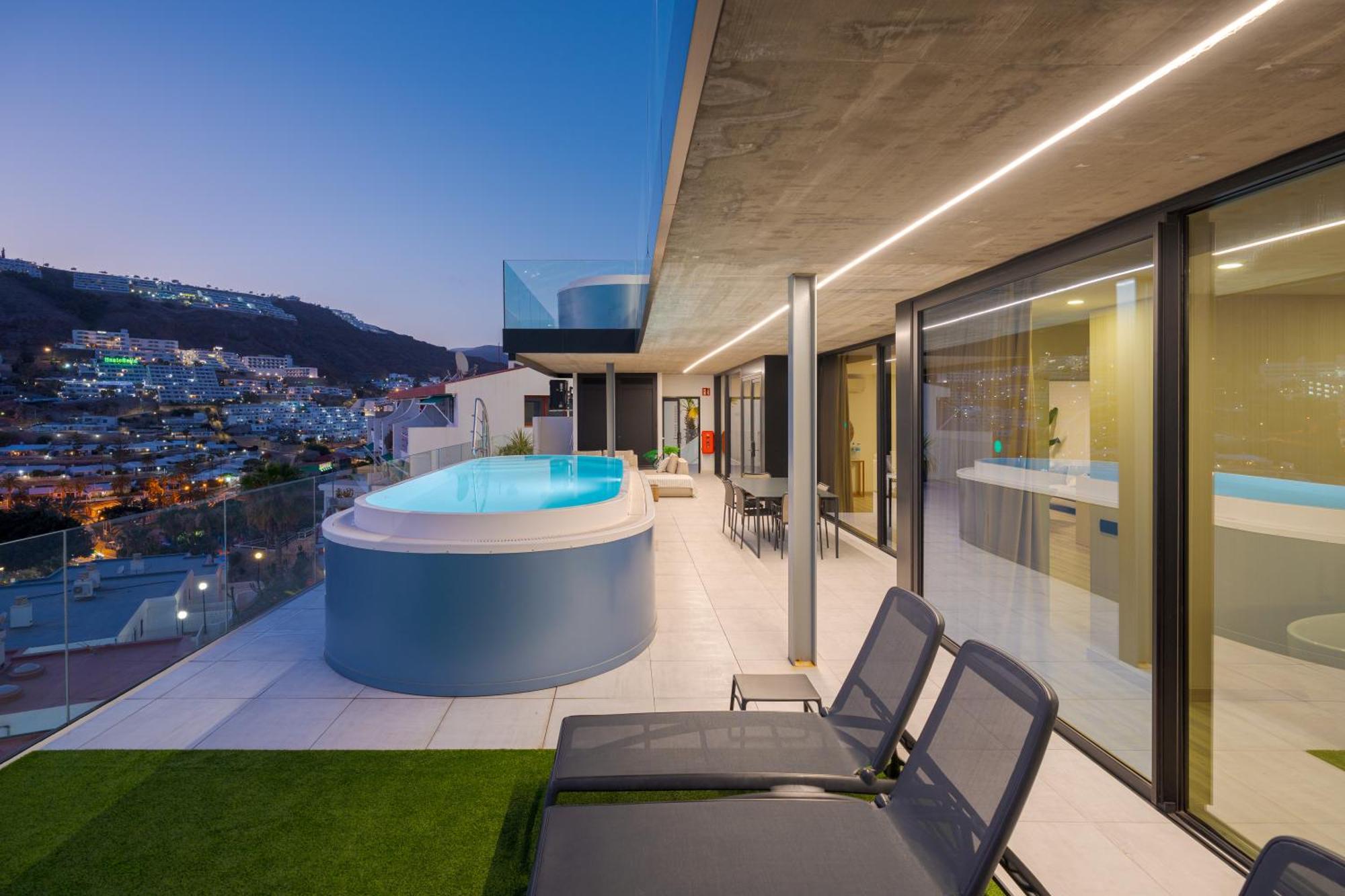 The One Luxury Apartment *
