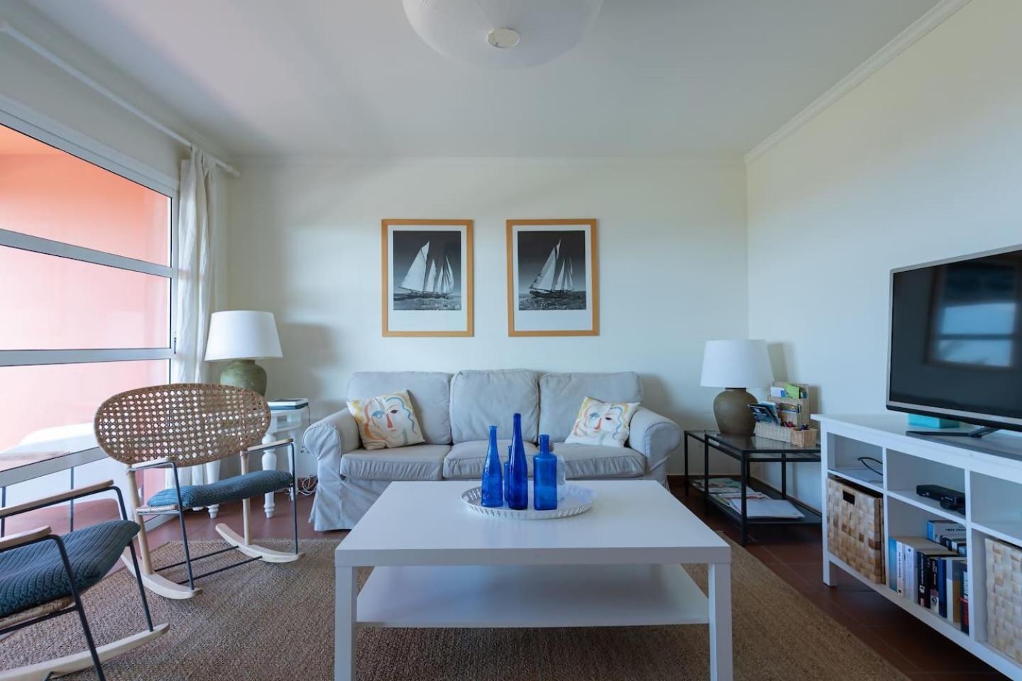 Apartamento Con Terraza Y Vistas Al Mar *