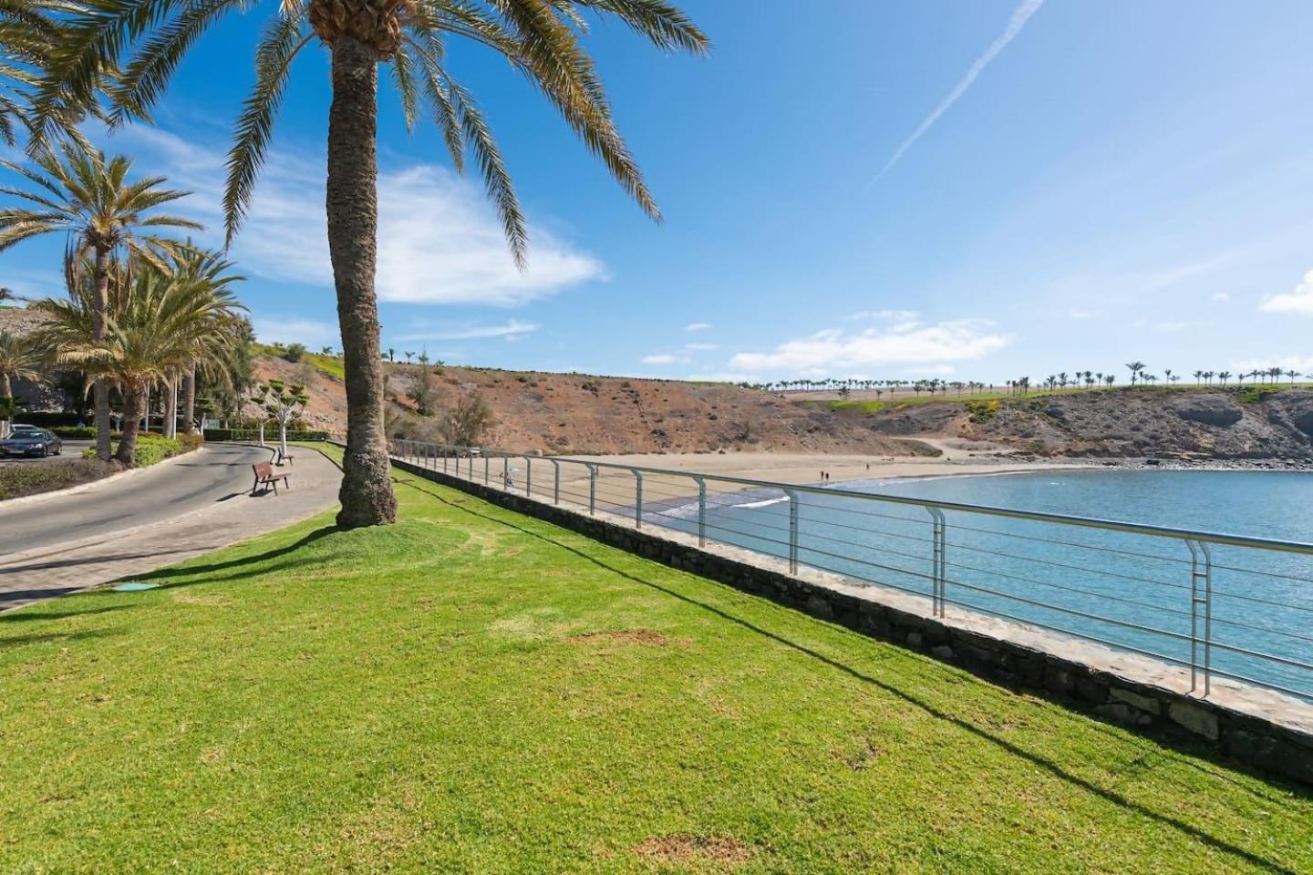 Con Terraza Y Vistas Al Mar *
