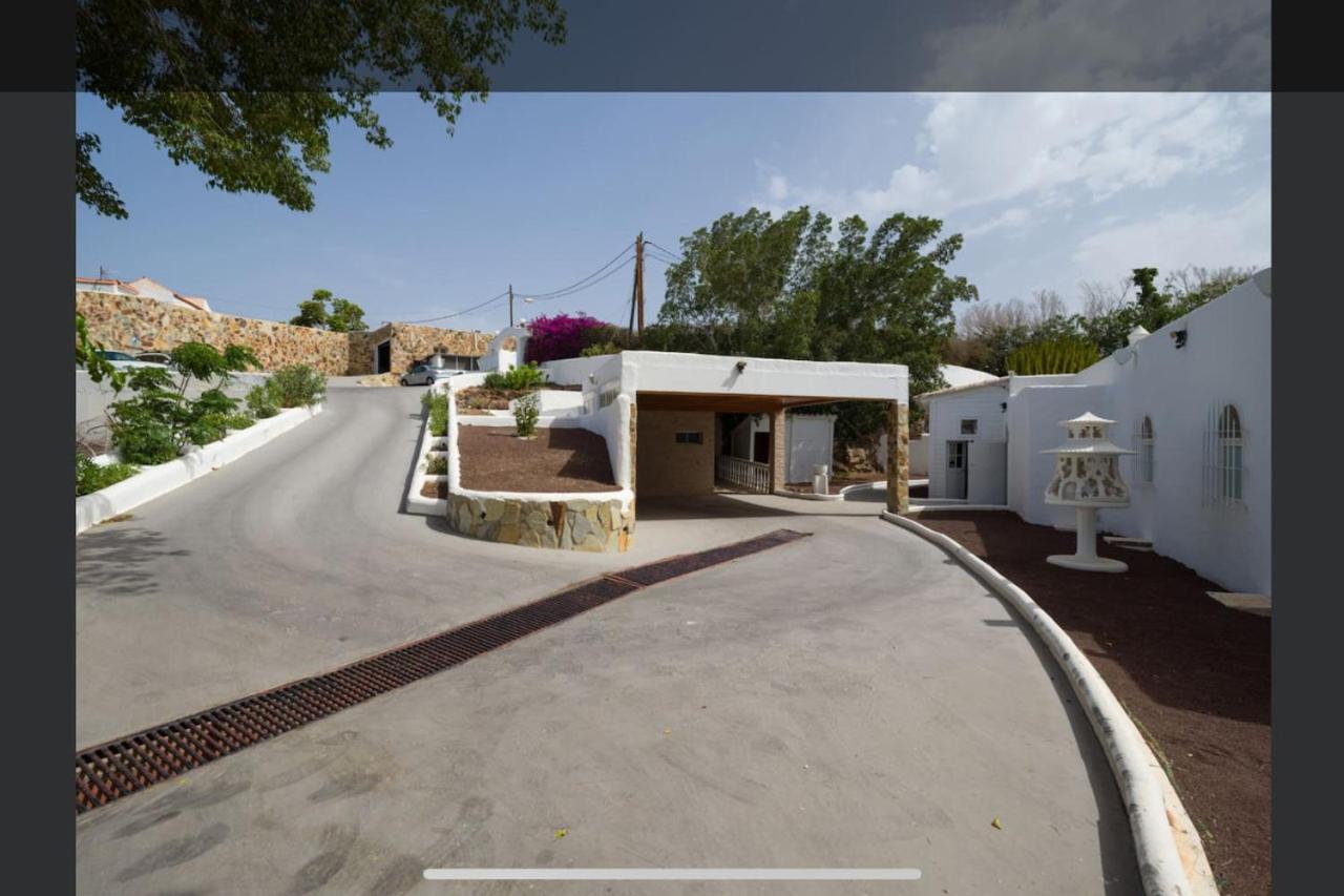 Villa Villa, Sea Views, Pool Sauna, Jacuzzi,gas Bbq