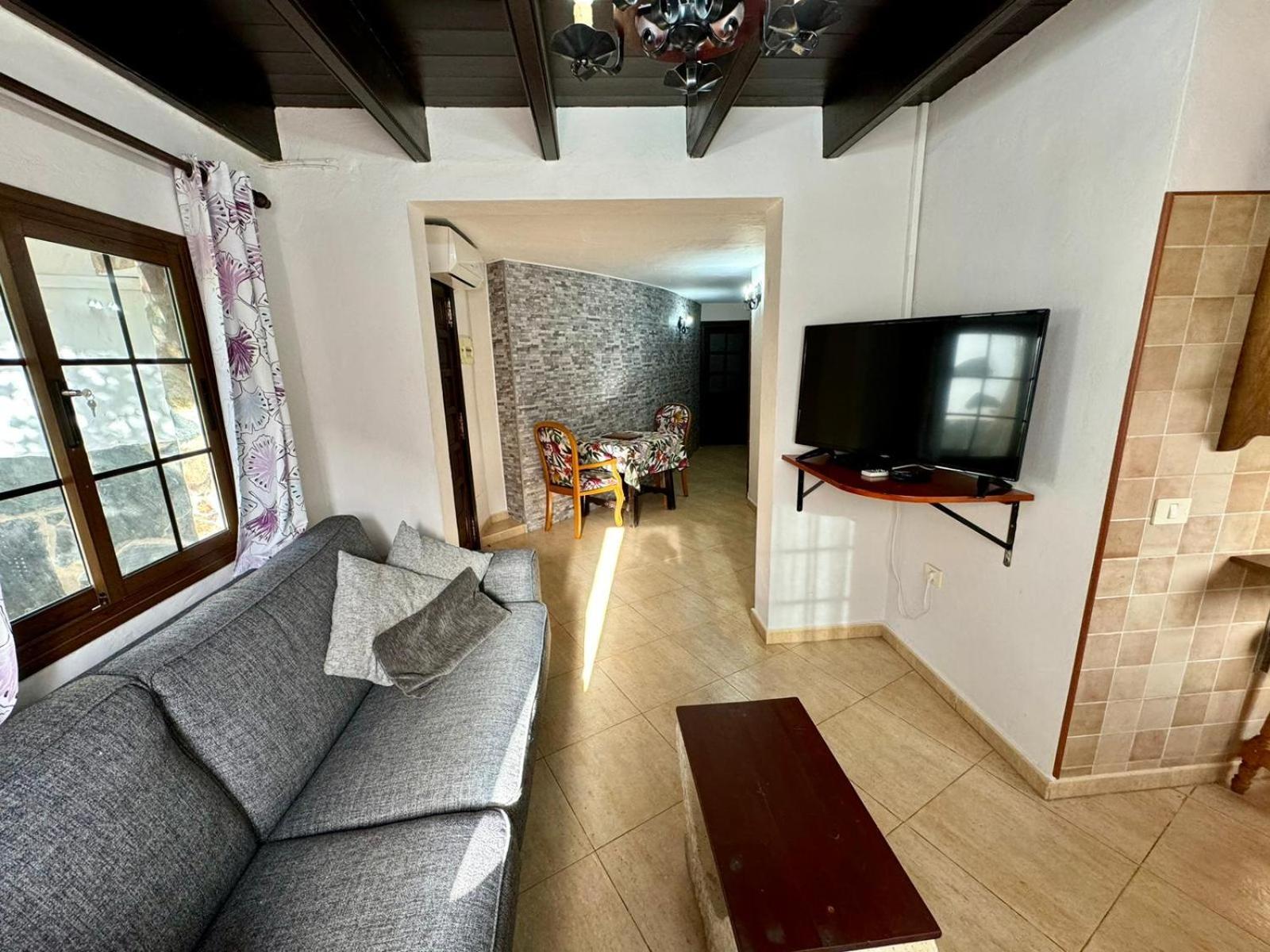 Tomas Y Puri Apartment Fátaga