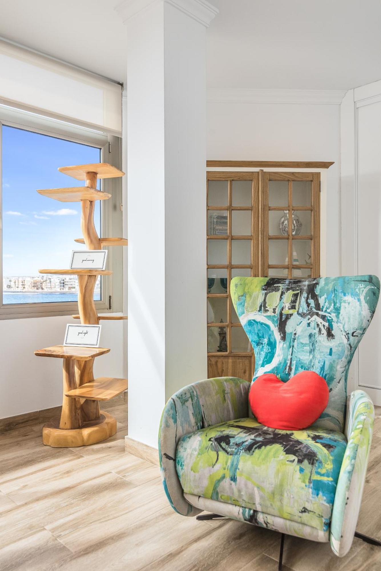 Home2book Seafront Haven With Views, *
