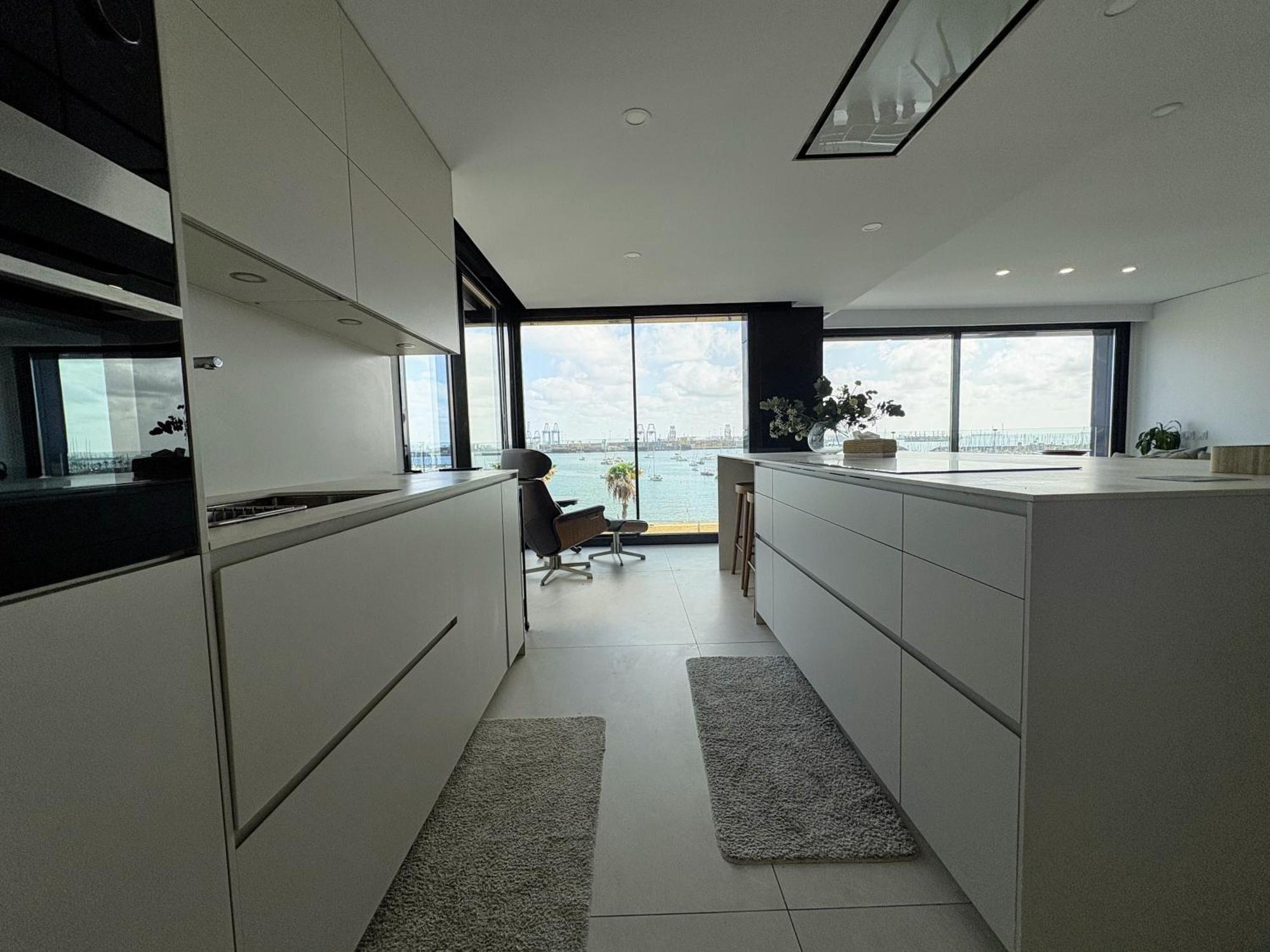 Oceanfront Luxury By Wave Apartment *