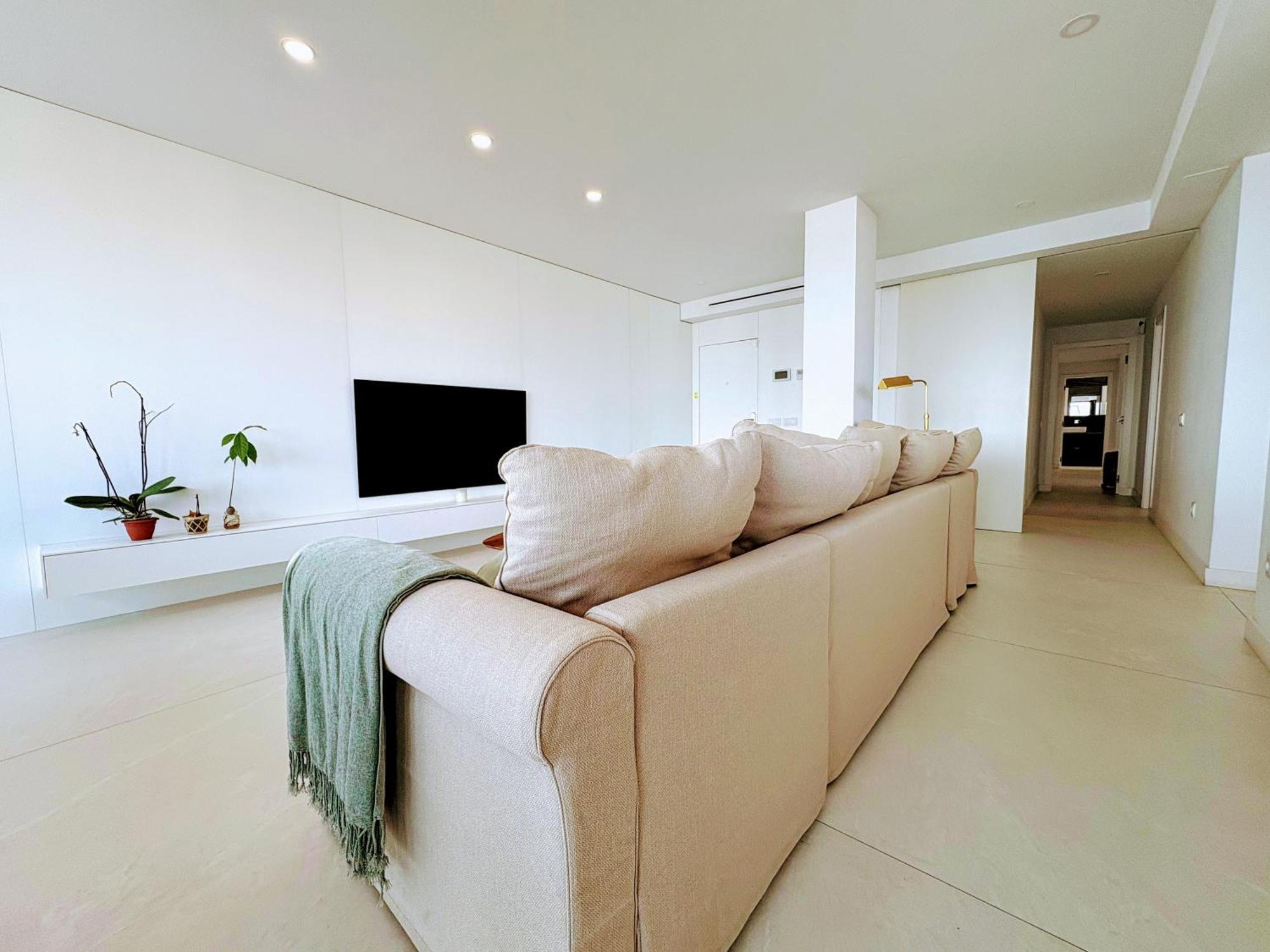 Oceanfront Luxury By Wave Apartment