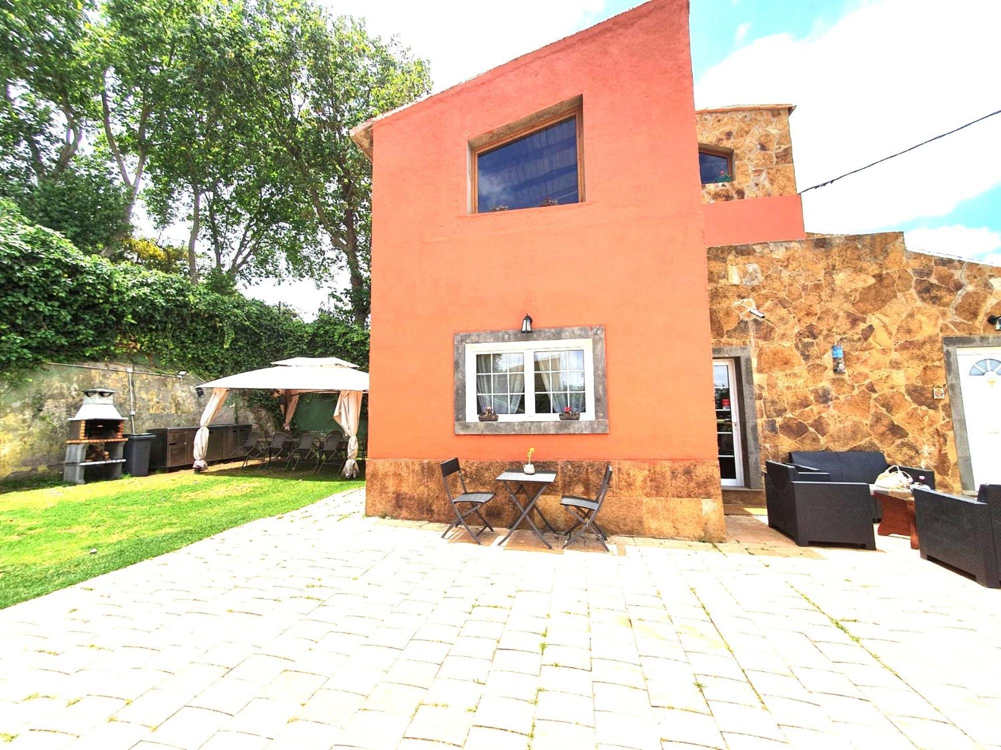 De La Paz Villa *