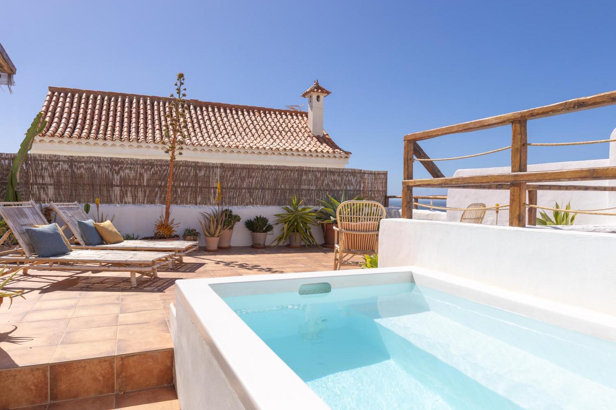 Charming House With Rooftop Pool Agaete (Gran Canaria)