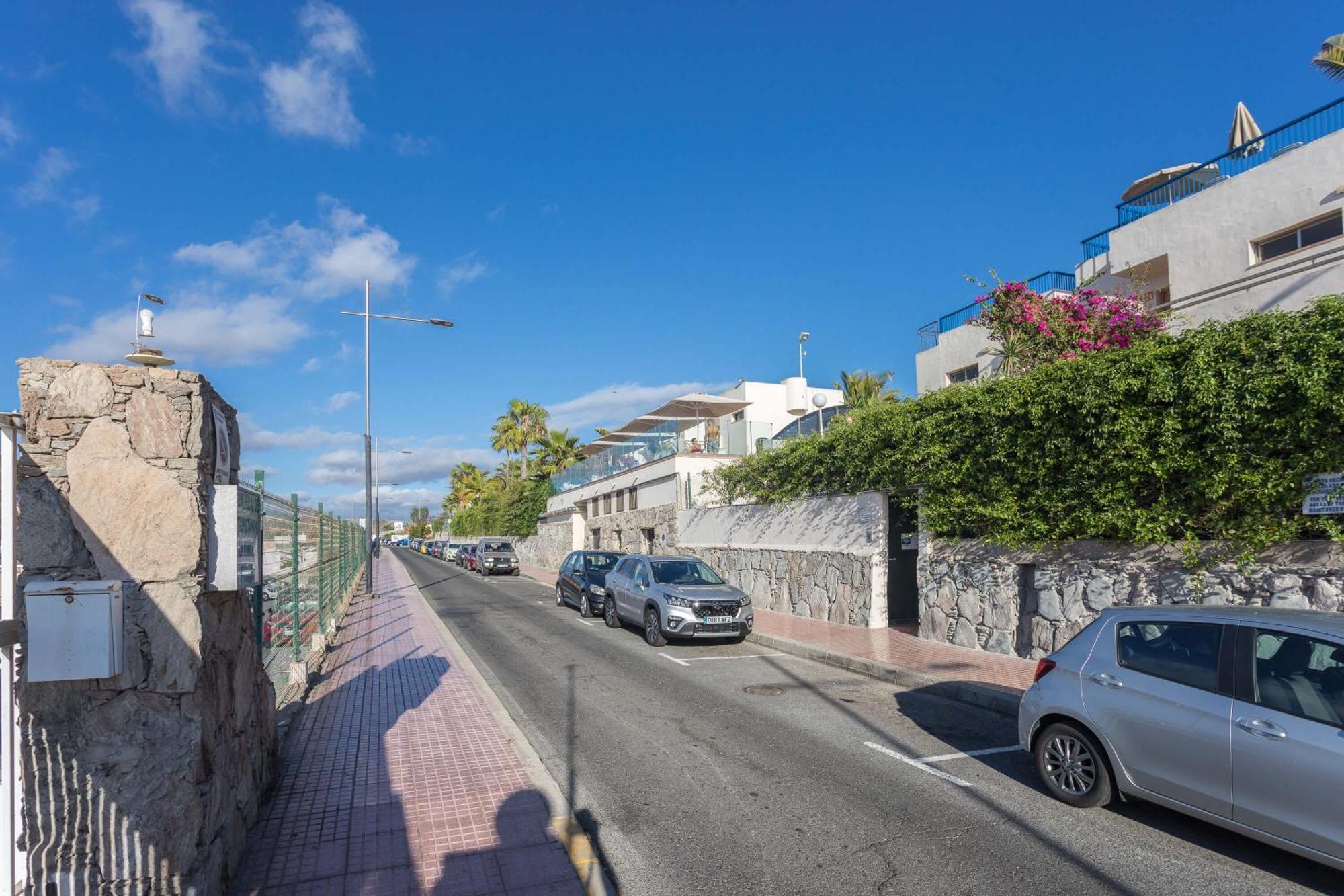 Lightbooking Playa De Amadores La Concha Amplia Terraza Con Barbacoa Apartment *