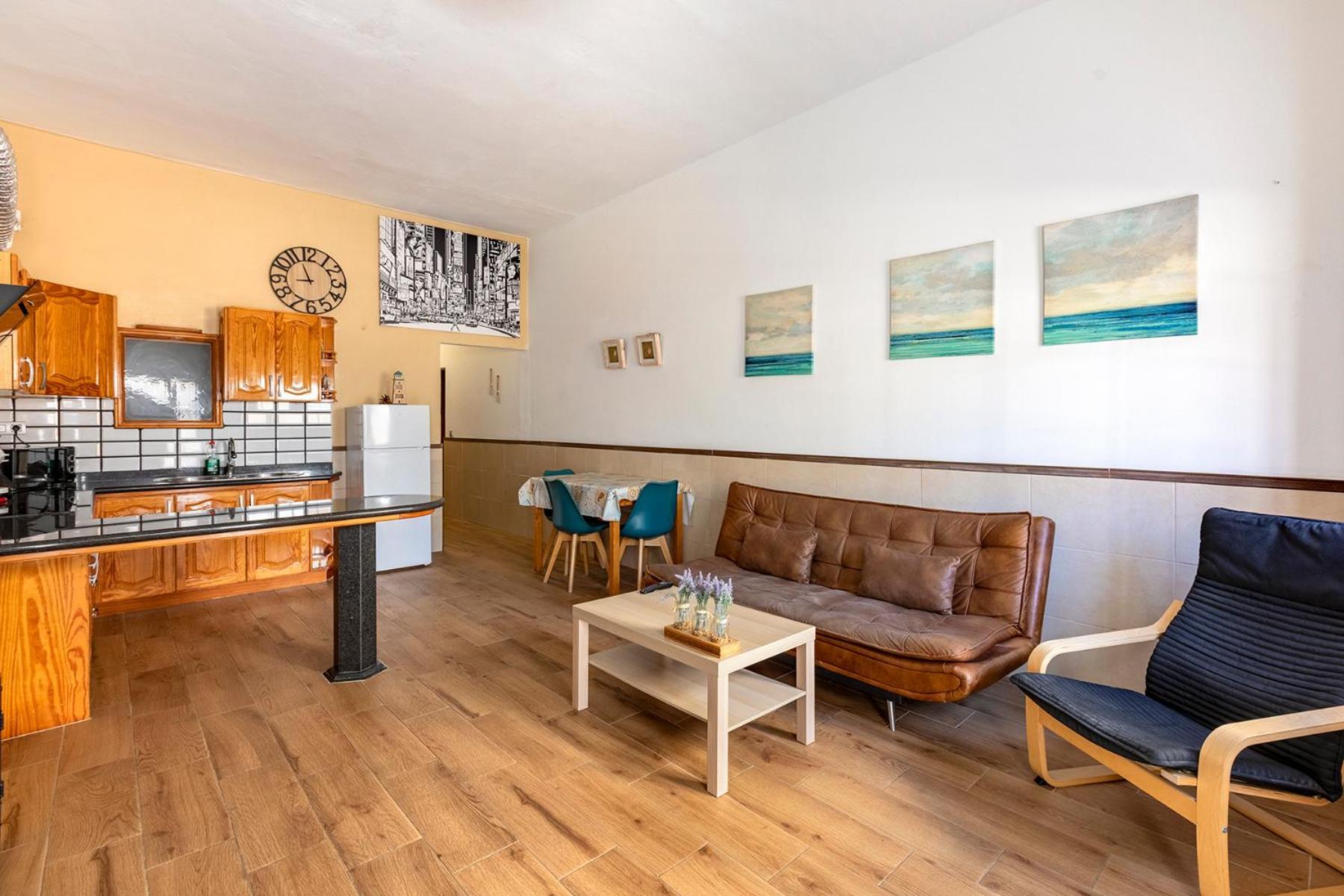 Salinetas Blue Surf House