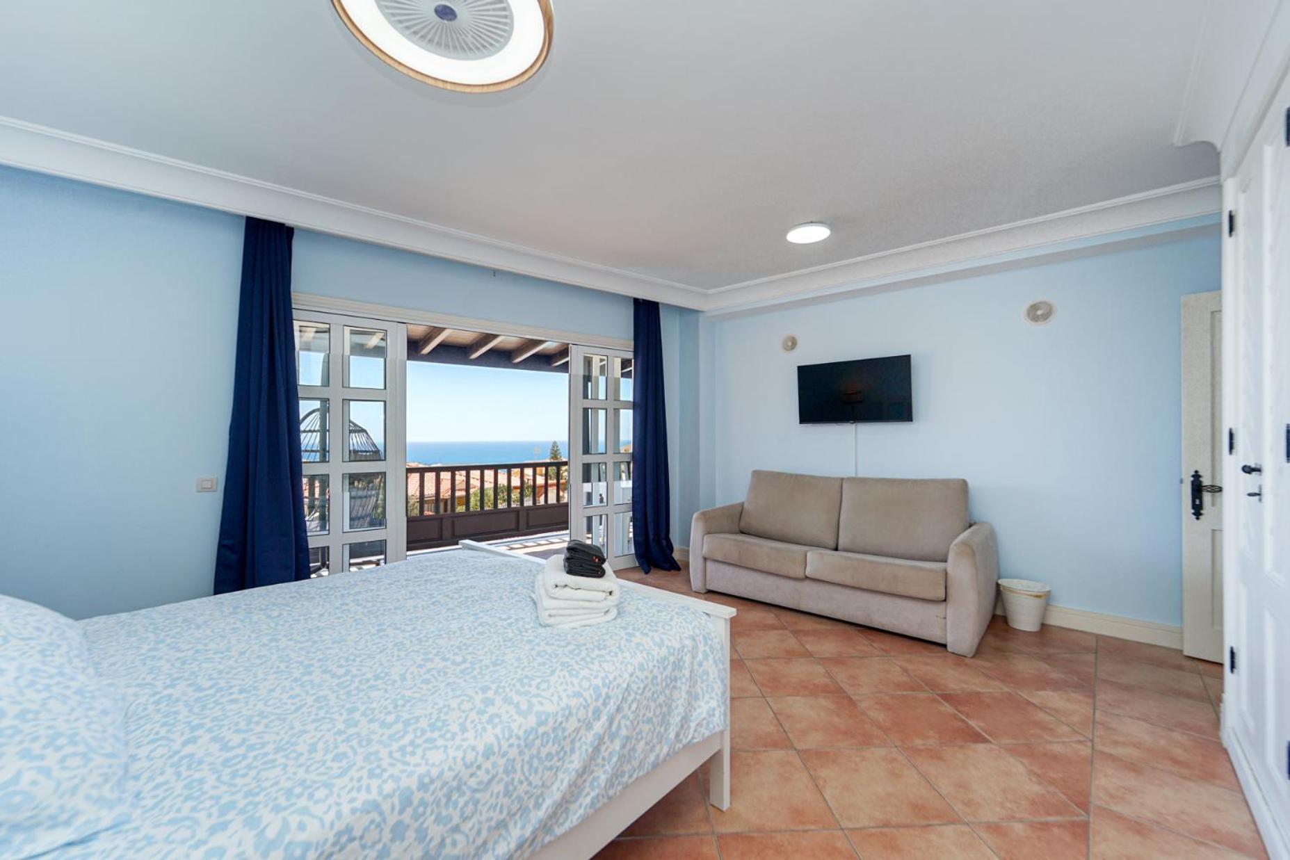 Magnificent 5-star With Sea View, Jacuzzi And Pool