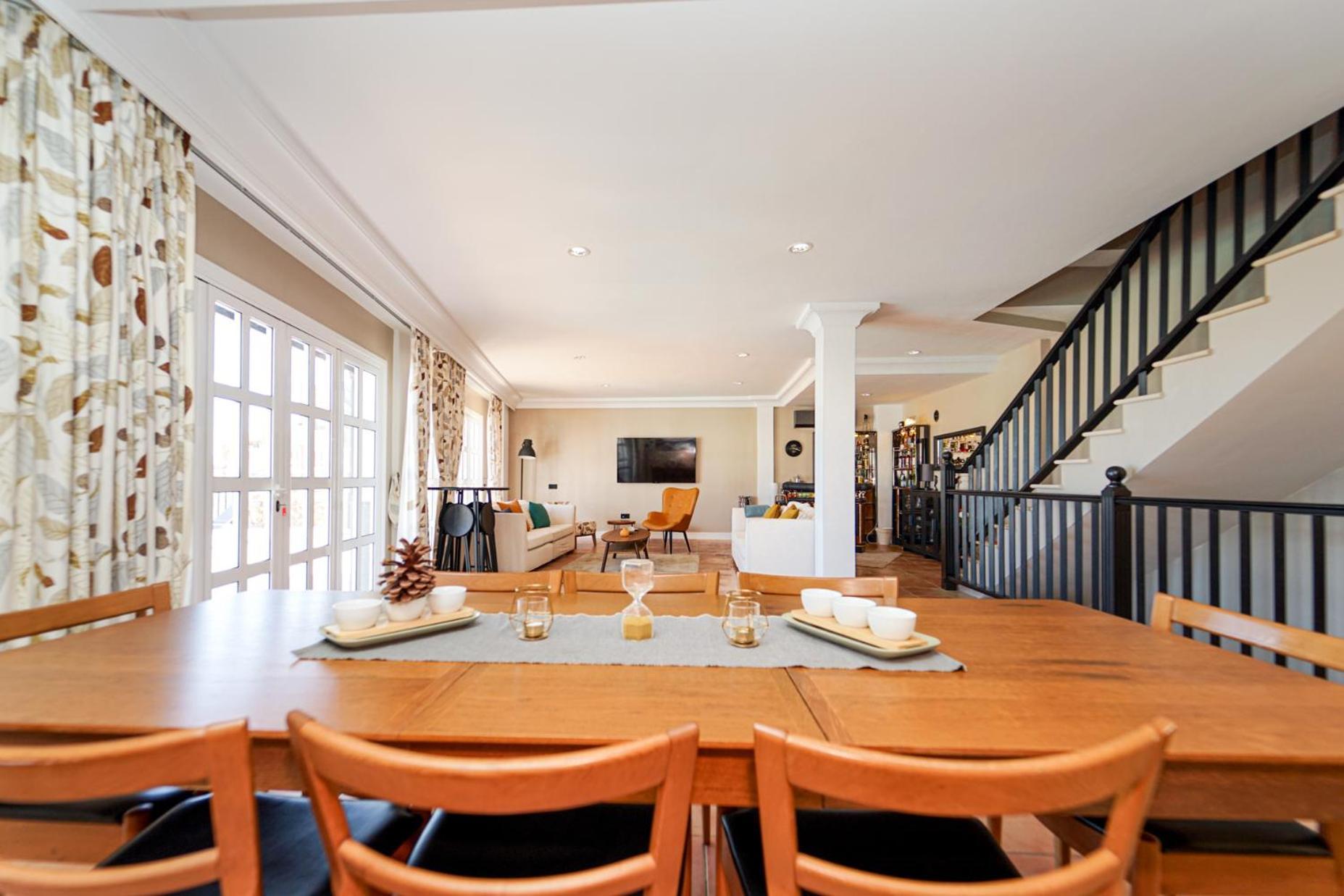 Magnificent 5-star With Sea View, Jacuzzi And Pool Apartment