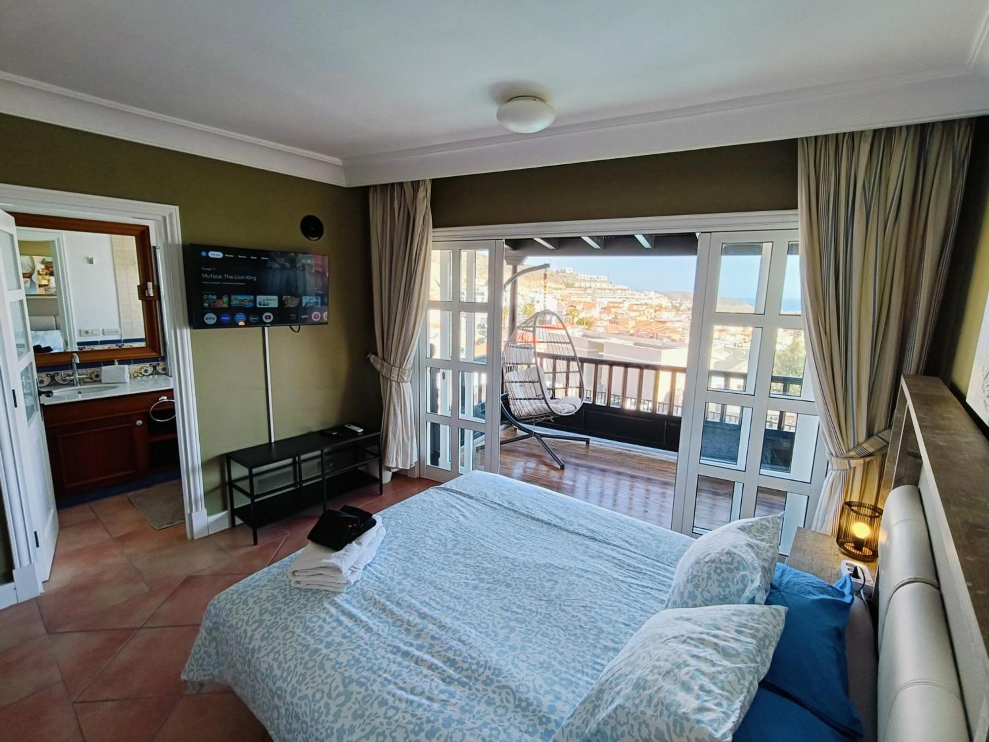 Magnificent 5-star With Sea View, Jacuzzi And Pool Apartment Arguineguin