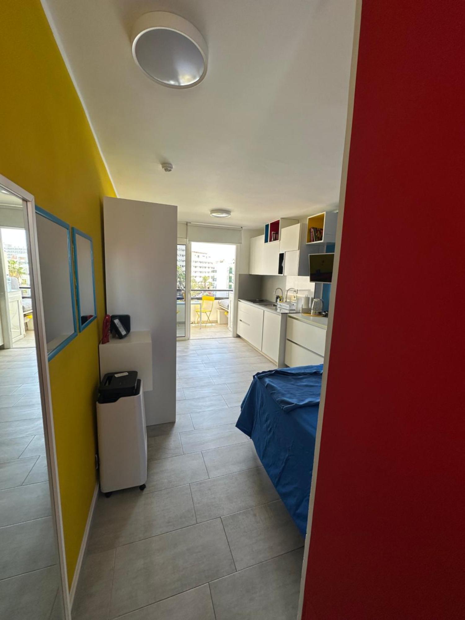 Estudio Mondrian Apartahotel *