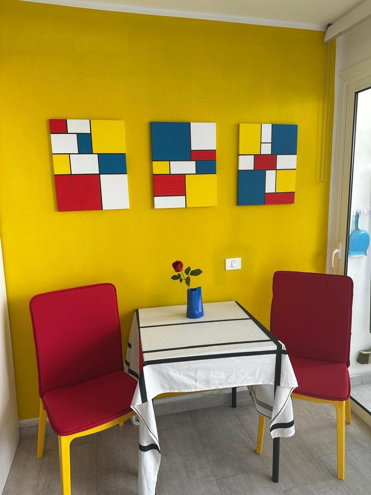 Apartahotel Estudio Mondrian