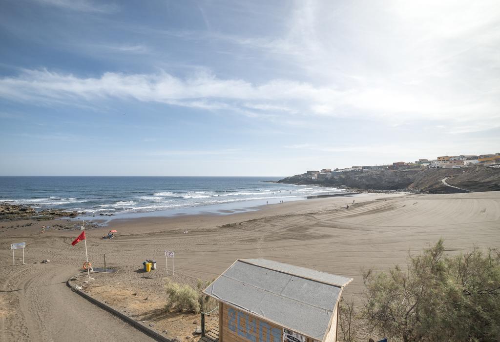 Modern On The Seafront Holiday home *