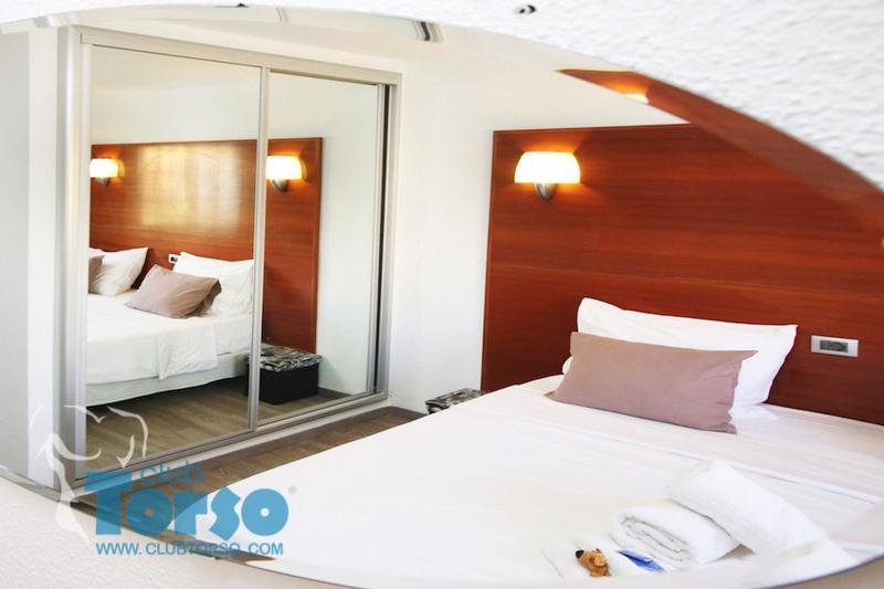 Resort Club Torso Gay Men Only 4*