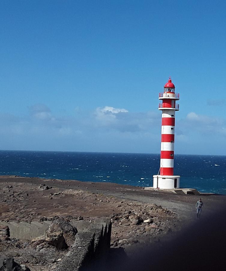 Faro De *