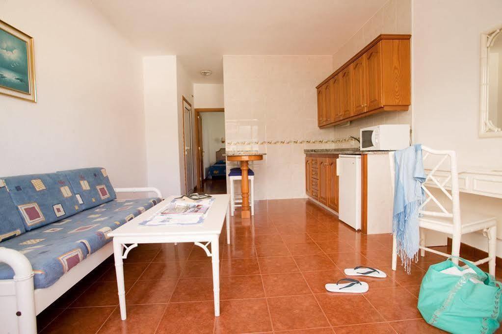 Crotos Hotel 2*