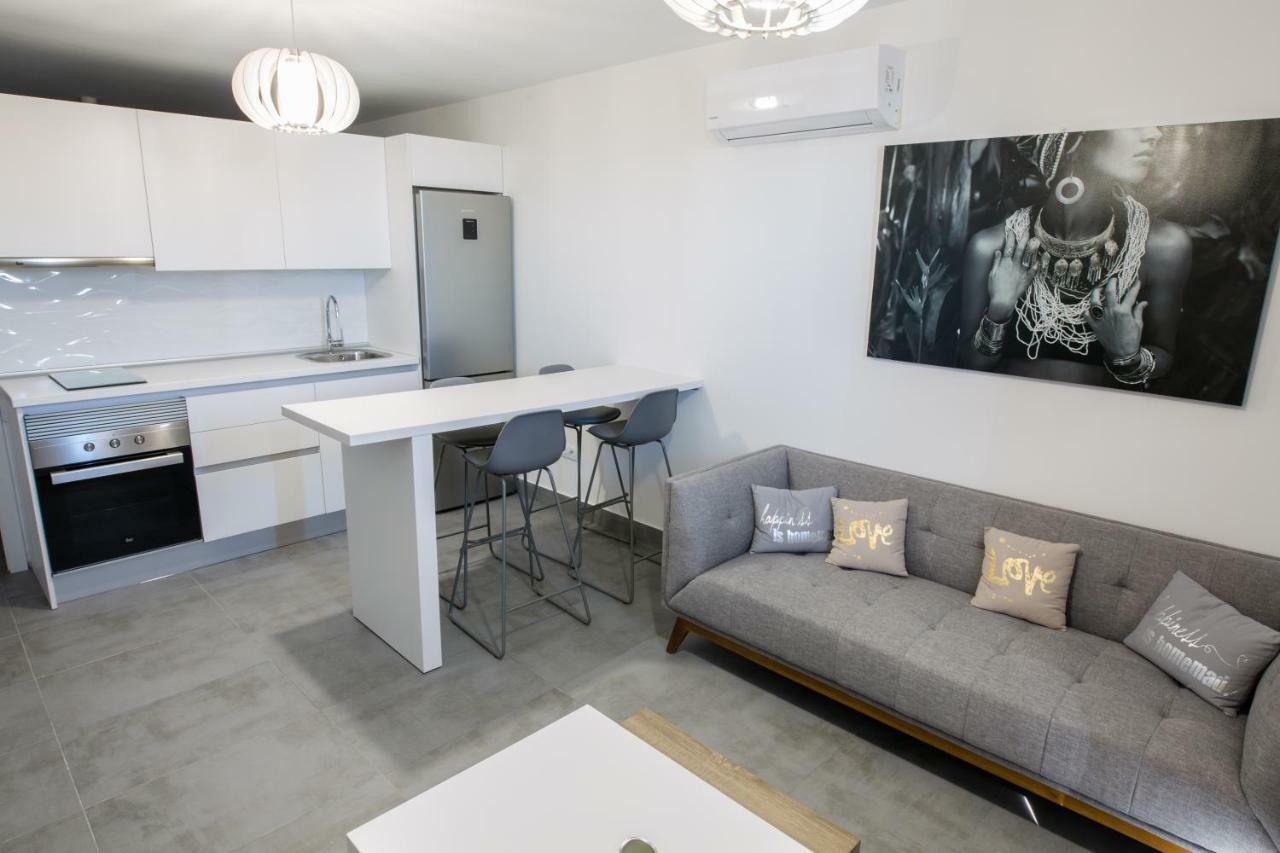 Apartamento Con Gran Terraza Con Vistas *