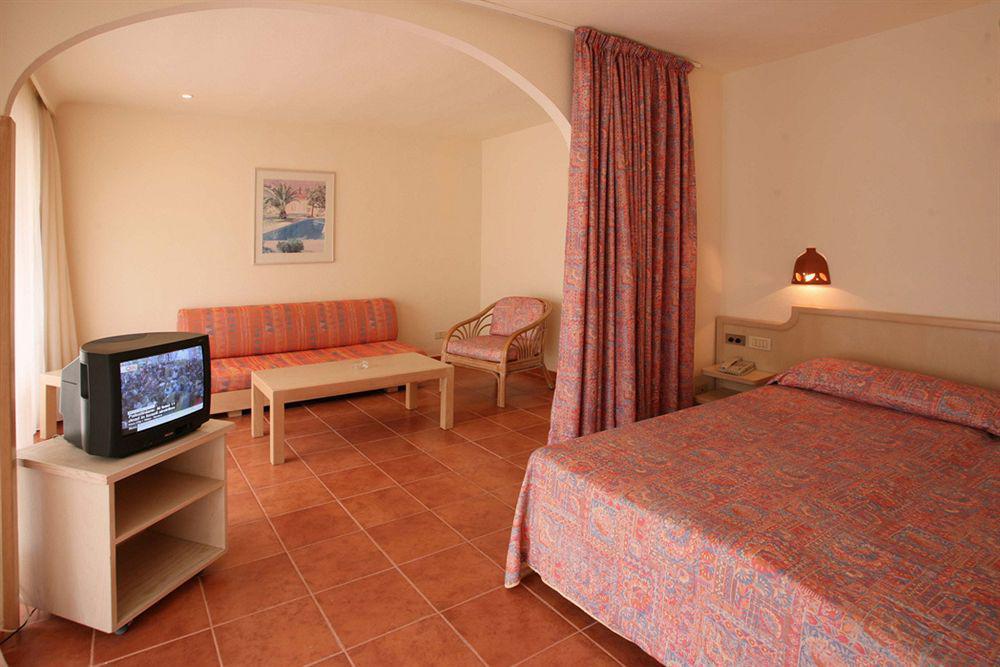 Hotel Abora Interclub Atlantic By Lopesan 4*