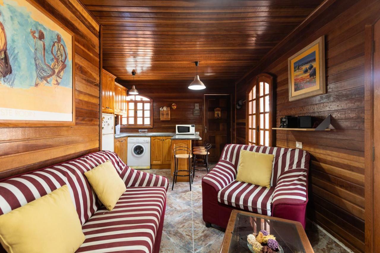 Holiday home - Private Solarium & Pool - Bbq *