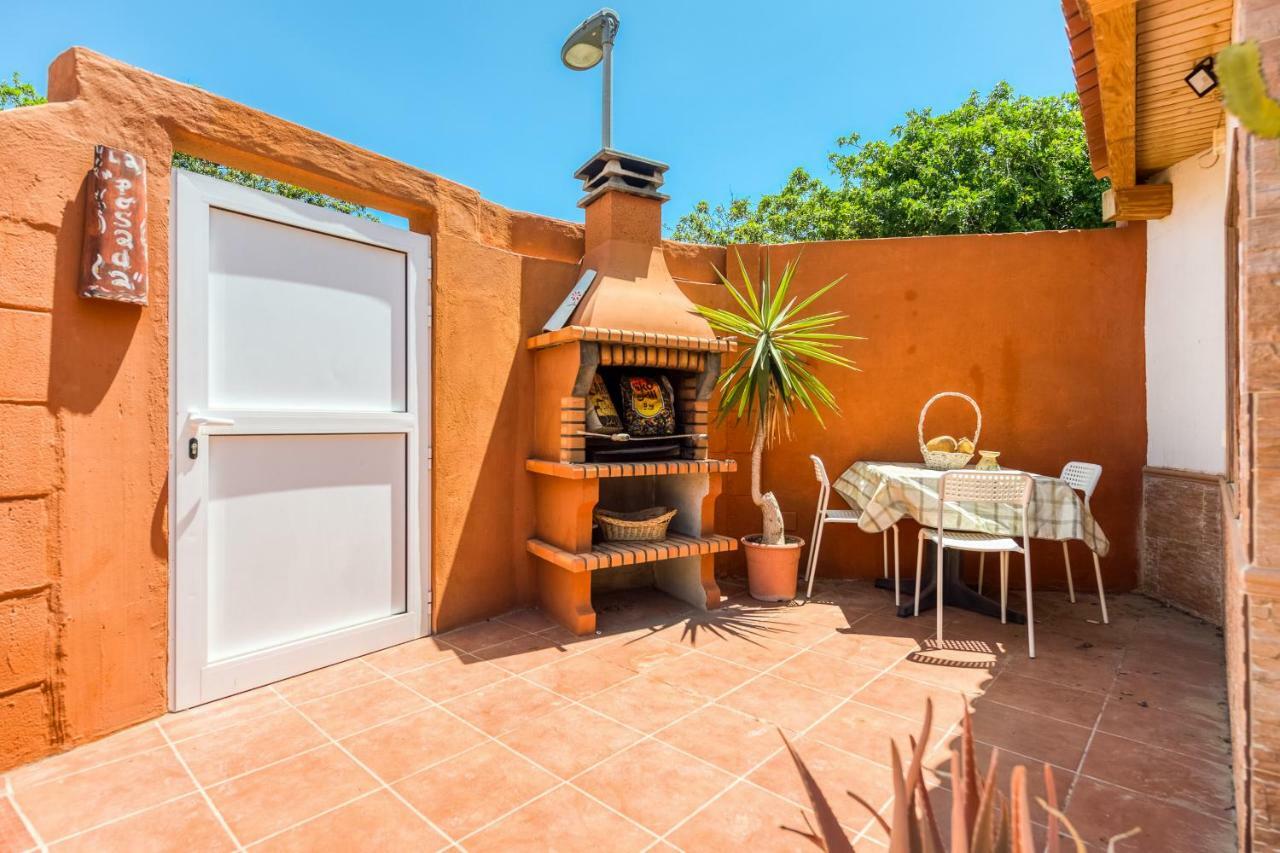 Holiday home - Private Solarium & Pool - Bbq *