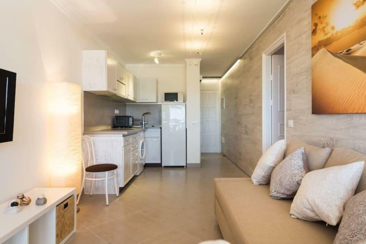 Apartment 5 Min Walk From Yumbo! 517