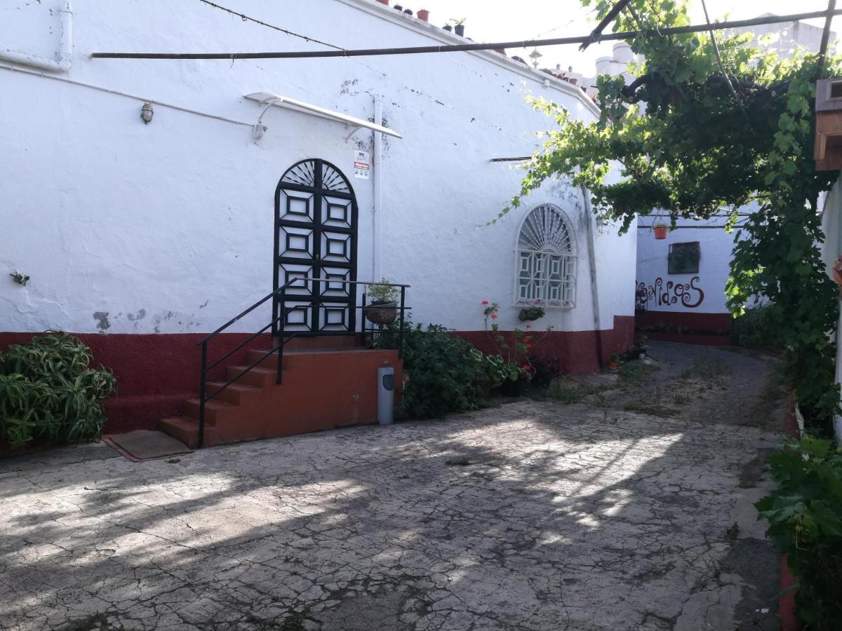 Homestay Residencia Conejos - Bike & Motorbike