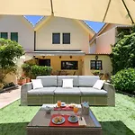 House With Cozy Garden Bbq And Free Parking