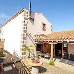 Mountain Hideaway House In Moya