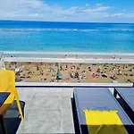 Luxury Suite Over The Beach