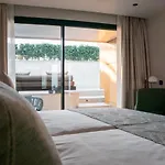 Tensuites - Adults Only