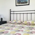 Two Bedroom Apartment 2 Min From Beach