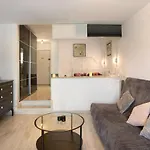 Apartment With Beautiful Sea Views