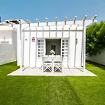 Espacioso Jardin Con Vistas