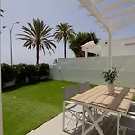 Espacioso Jardin Con Vistas