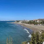 Ocean Front Apartment! Free wifi!