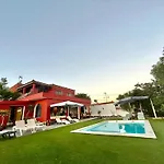 Sunset And Oceanview 2 Bedroom Apartment With Shared Pool