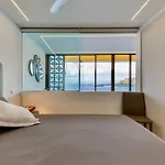 Brand New - Glass Apt - Ocean Views