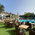 Apartment With Jacuzzi And Pool Access
