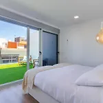 Flatguest Luxury Beach Terrace Loft - Wifi