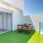 Flatguest Luxury Beach Terrace Loft - Wifi