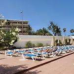 Las Camelias Apartments