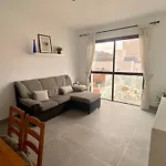 Holiday Home&Rooftop Lounge