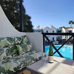 Apartment Laura Near Europa Center And Amadores Beach, Free Wifi