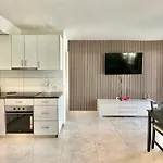 Las Fresas Apartments