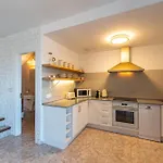 Wonderful Holiday Home With Seaview And Jacuzzi