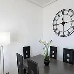 Vecindario-Plaza Apartment
