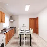 Downtown Share Apartment