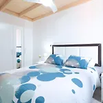 Downtown Share Apartment