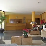 Apartamentos Amadores Beach